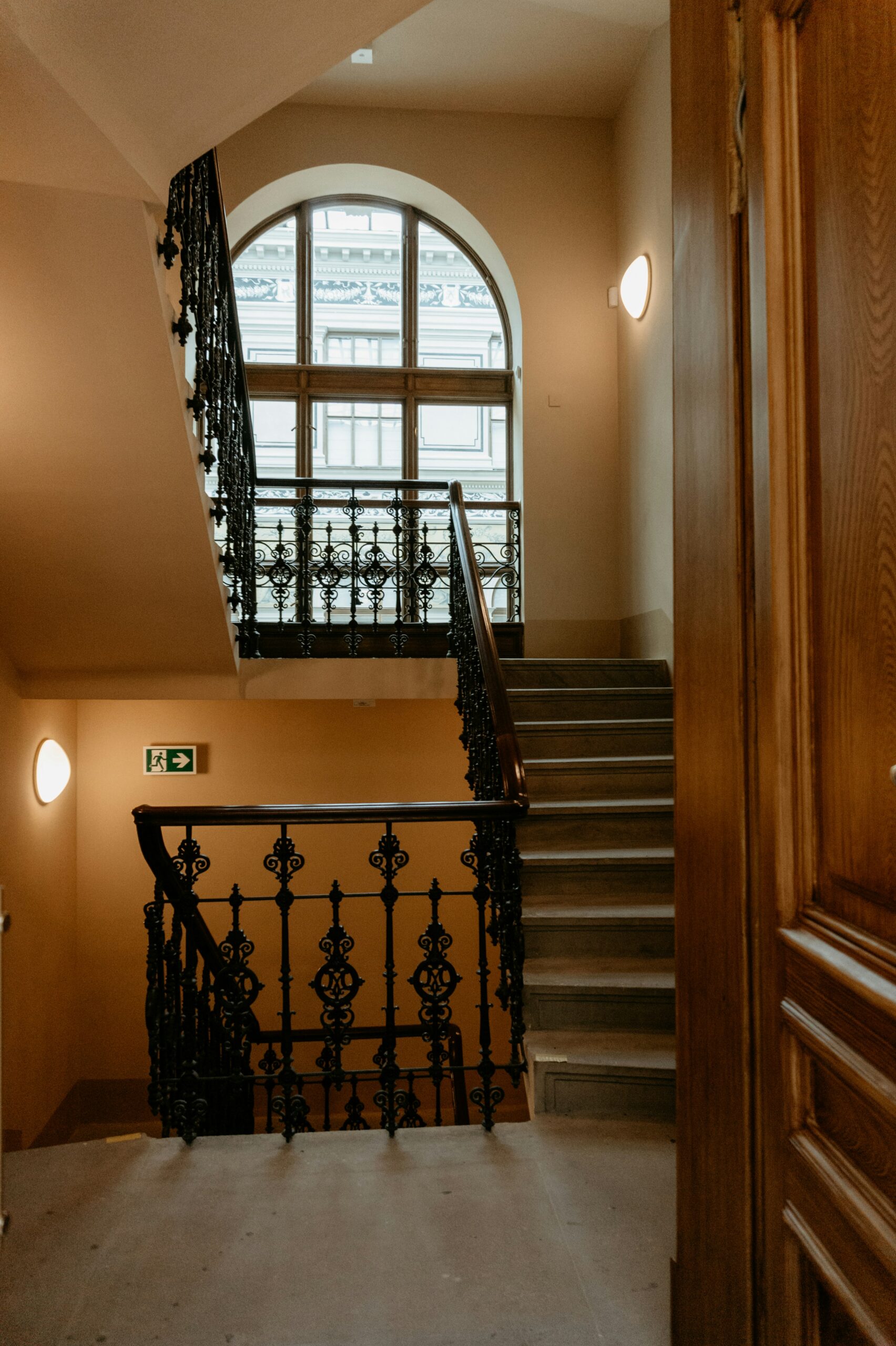 Notre approche hanna balan dwidlj829uq unsplash
